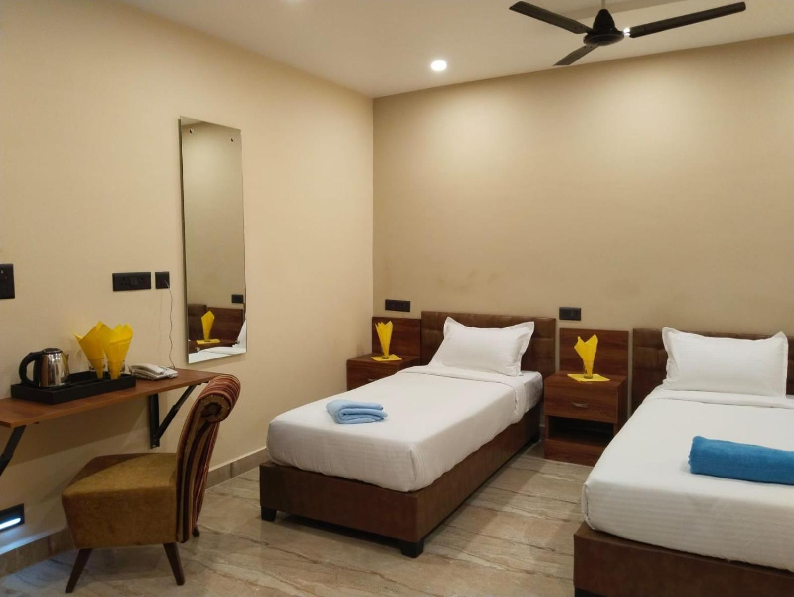 Hotel Windsor Plaza Haydarabad Dış mekan fotoğraf