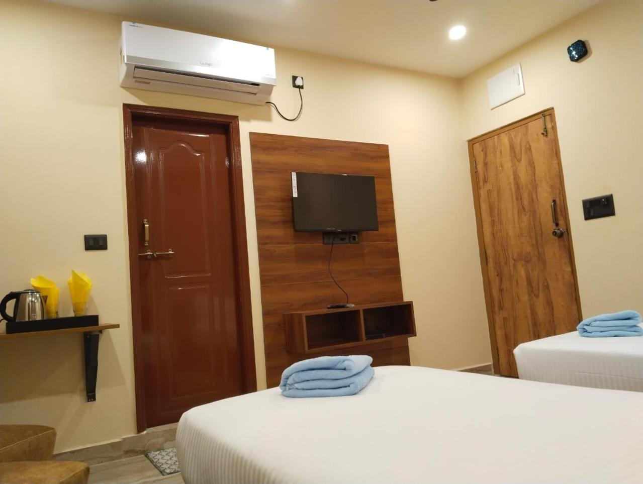 Hotel Windsor Plaza Haydarabad Dış mekan fotoğraf